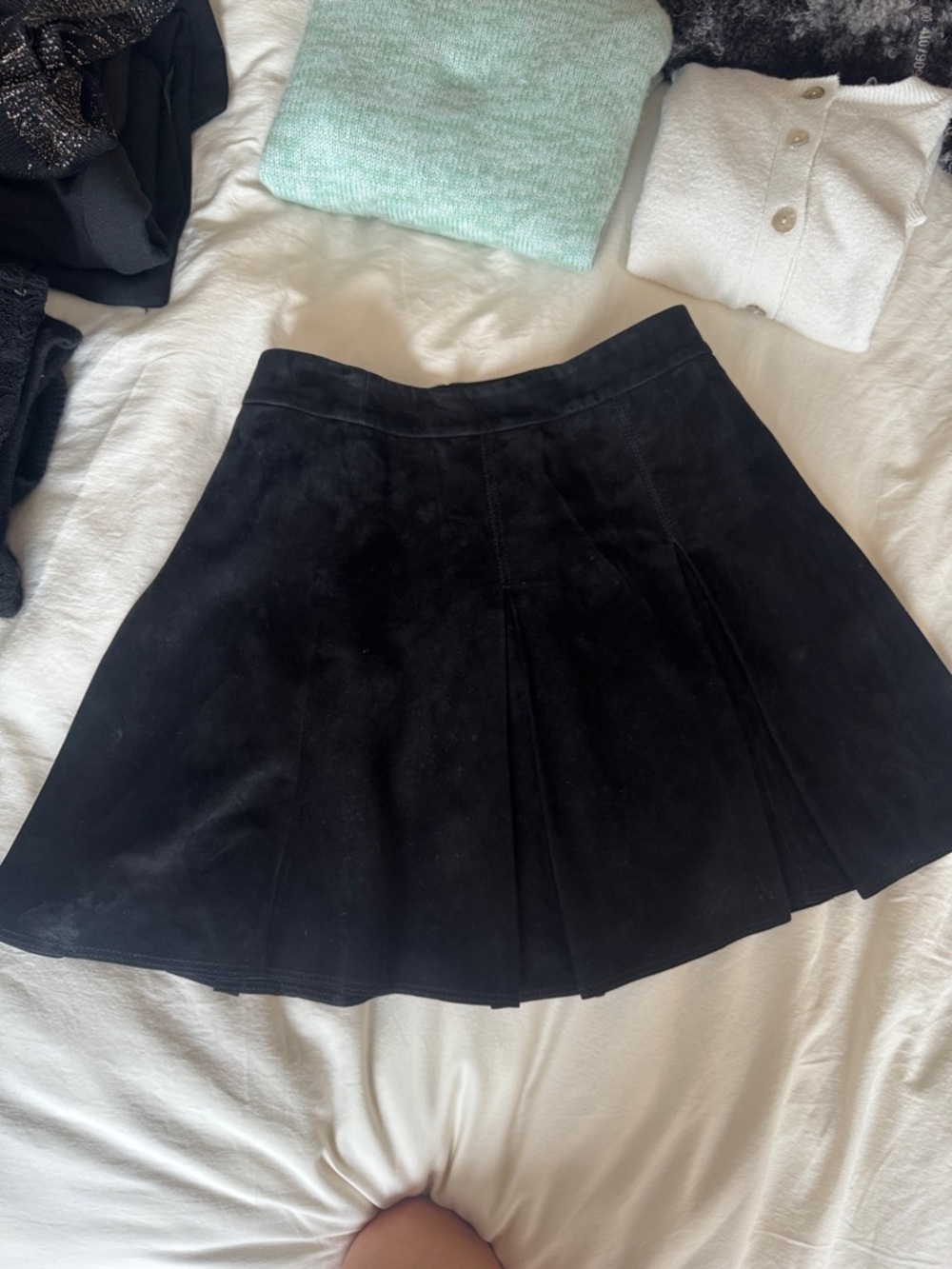 Alice + Olivia Black Suede Pleated Mini Skirt - Picture 6 of 9